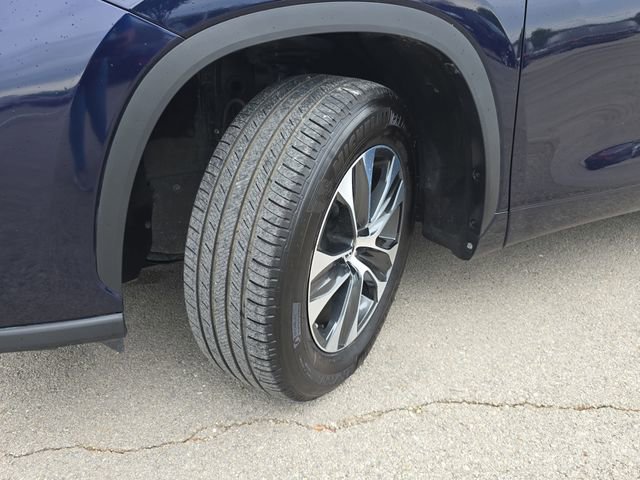 Used 2025 Toyota Highlander XLE image 34