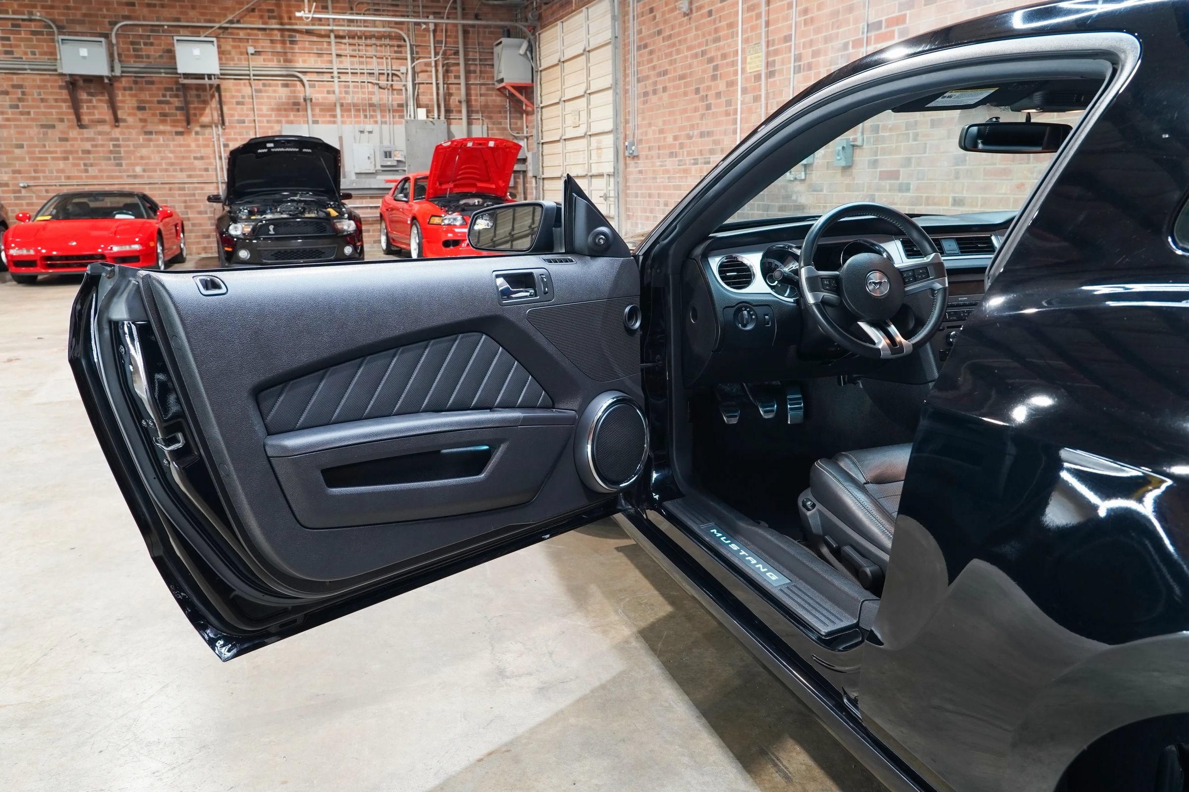 Used 2013 Ford Mustang GT Premium w/ Brembo Brake Pkg RWD image 33