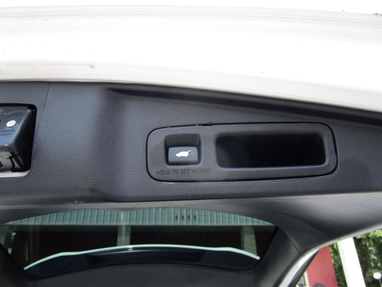 Used 2022 Honda CR-V Touring image 25