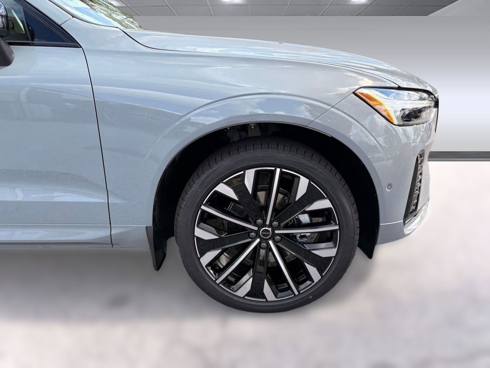 New 2026 Volvo XC60 B5 Ultra w/ Climate Package image 12