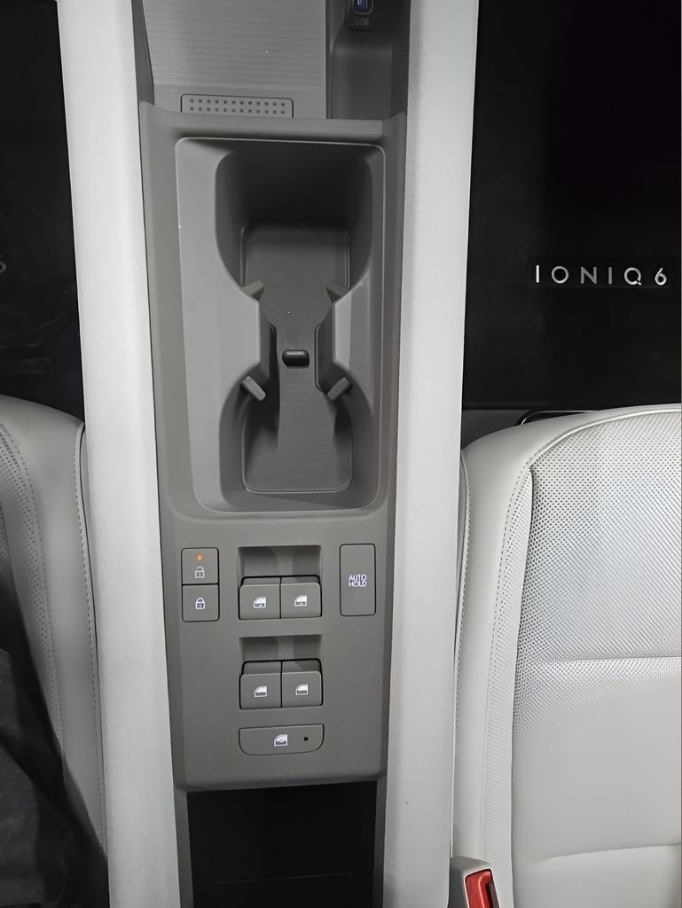 New 2025 Hyundai Ioniq 6 SEL AWD/4WD image 28