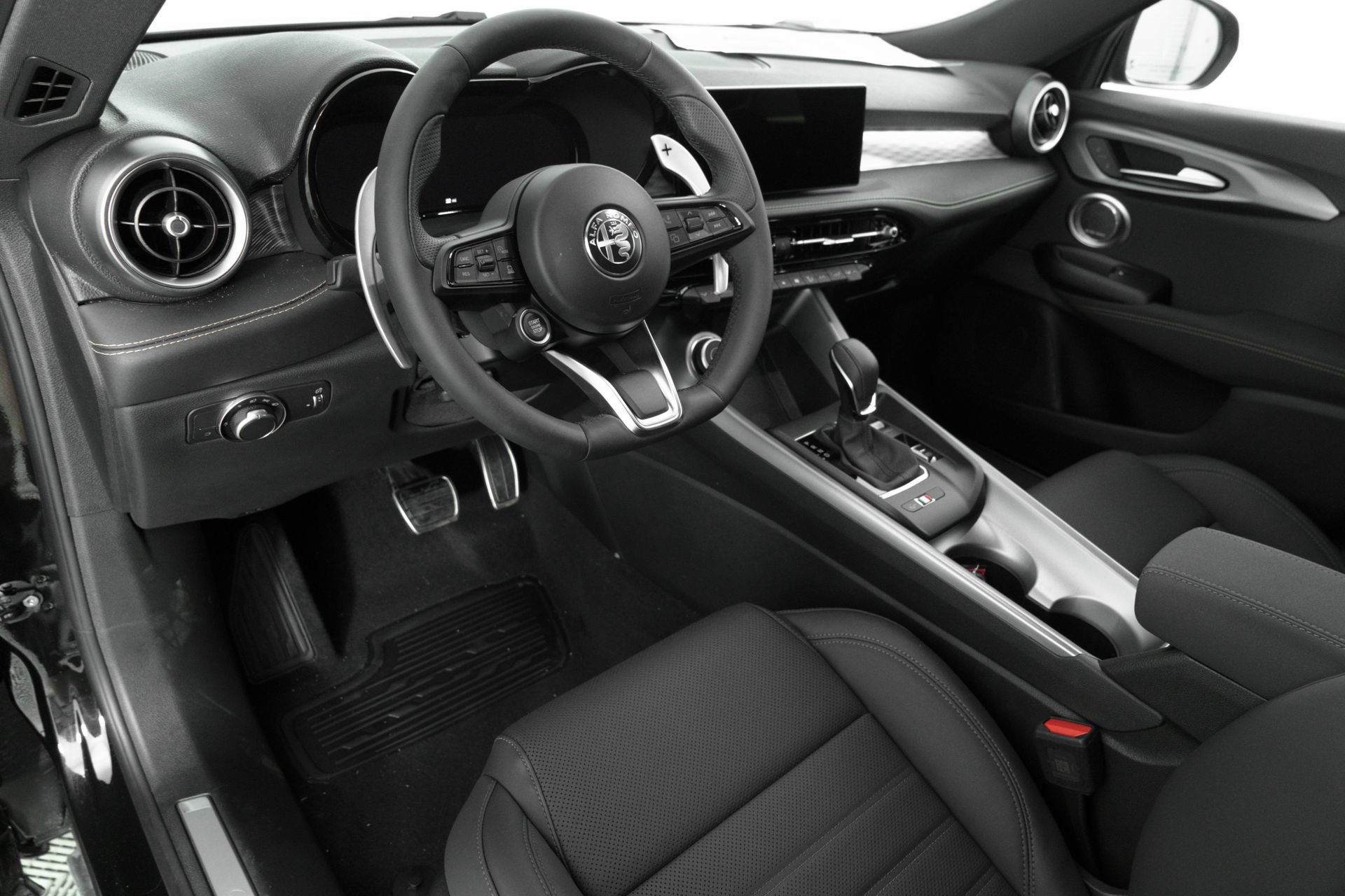 Used 2025 Alfa Romeo Tonale w/ Premium Package AWD/4WD image 16