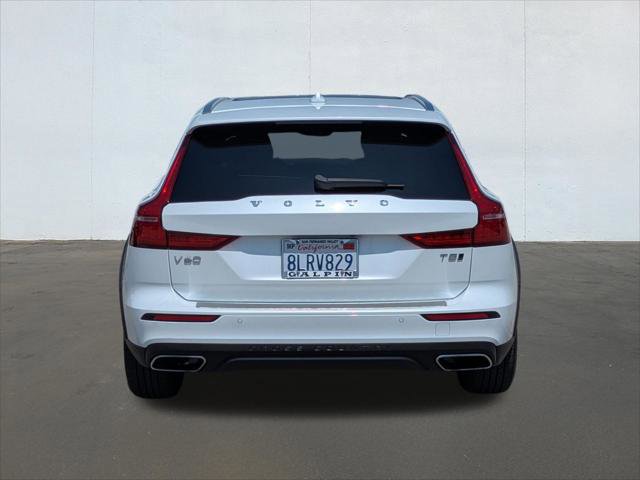 Used 2020 Volvo V60 T5 Cross Country AWD/4WD image 4