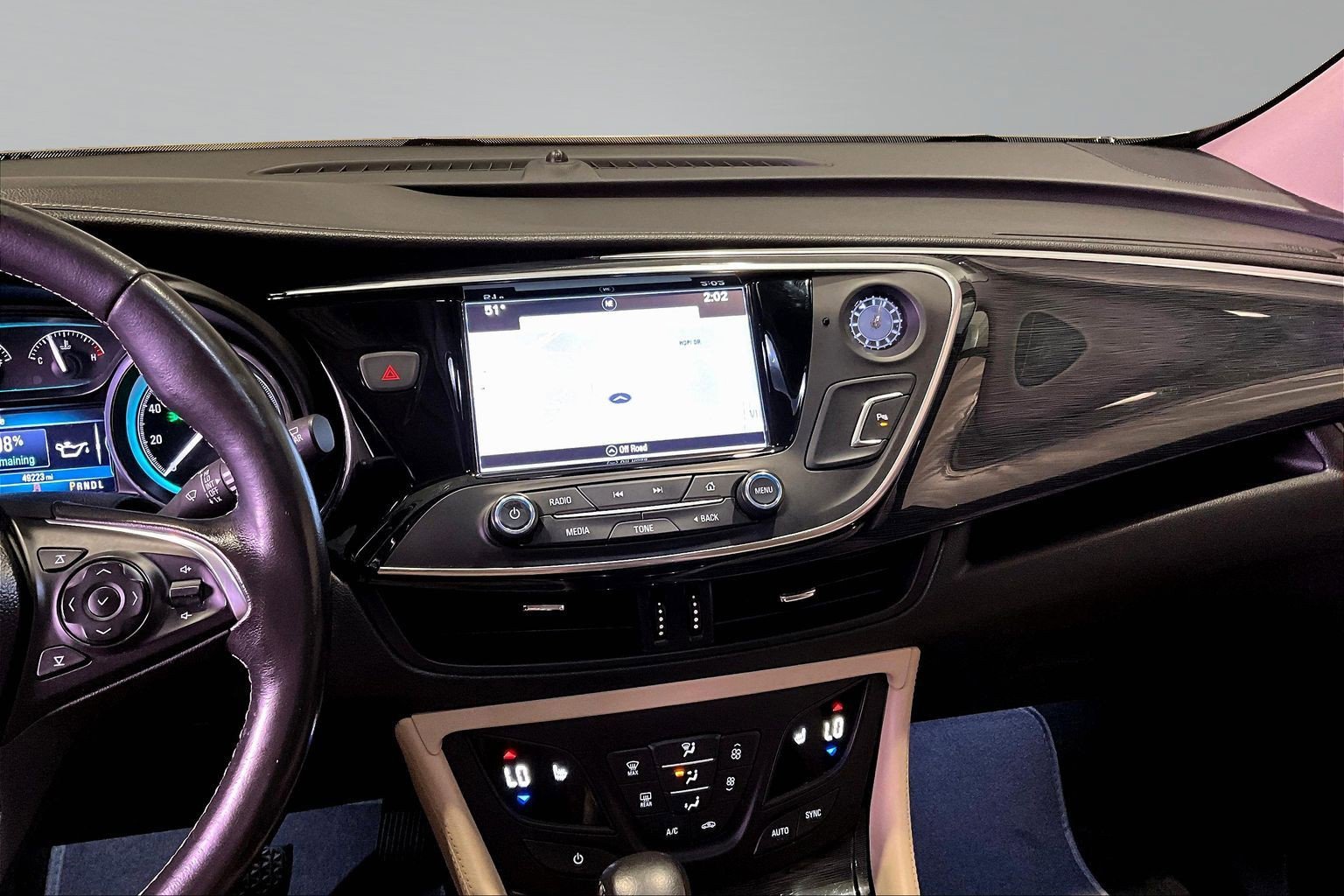 Used 2017 Buick Envision Essence image 9