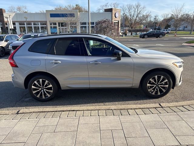 Used 2025 Volvo XC60 B5 Plus AWD/4WD image 6