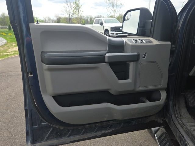 Used 2016 Ford F150 XLT w/ Equipment Group 302A Luxury AWD/4WD image 21
