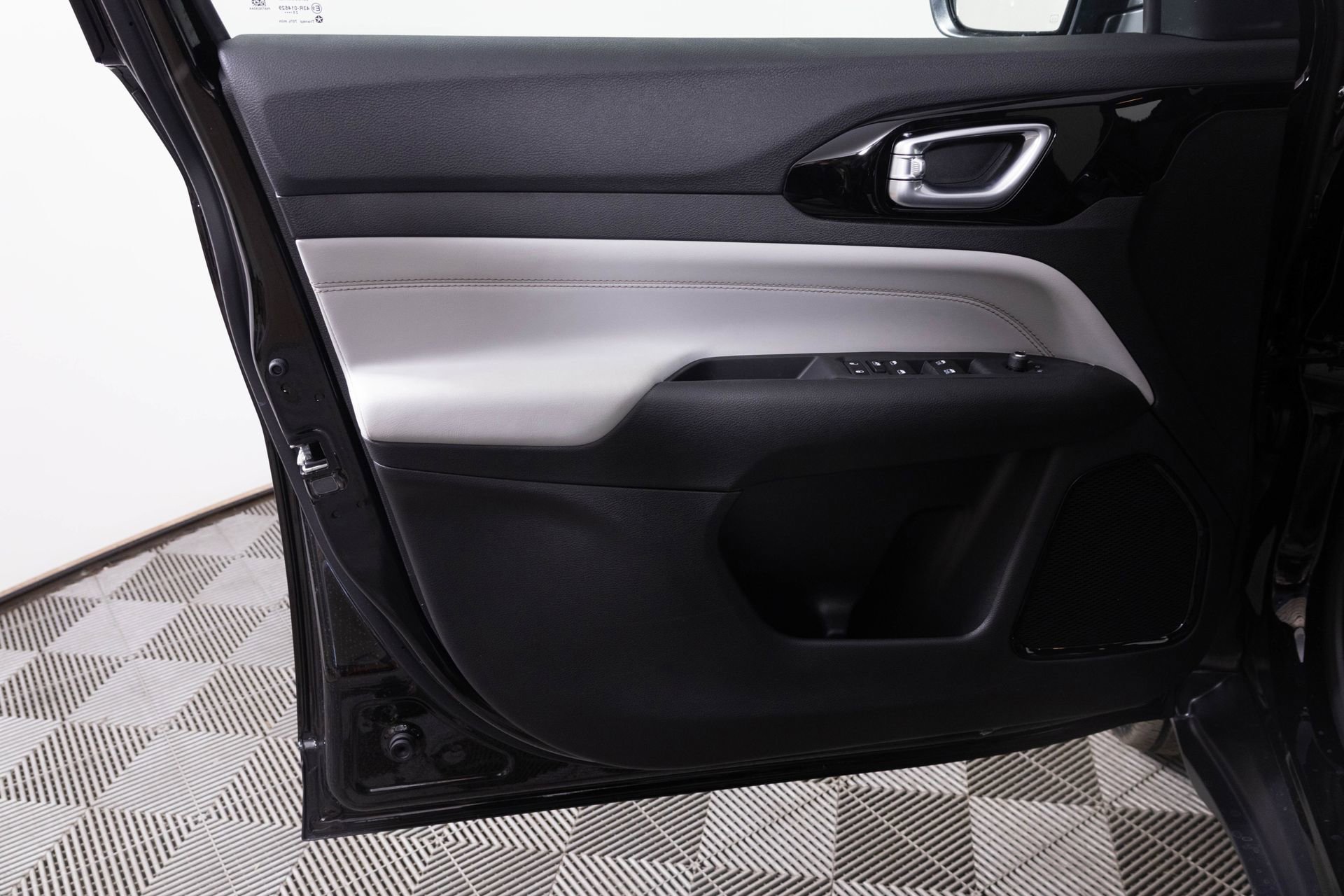 New 2026 Jeep Compass Limited image 15