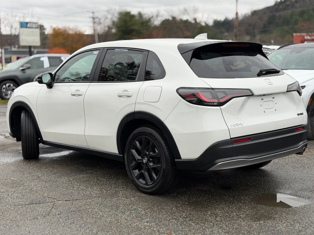 Used 2025 Honda HR-V Sport image 3