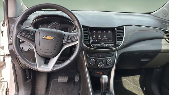 Used 2022 Chevrolet Trax LT w/ Driver Confidence Package image 9