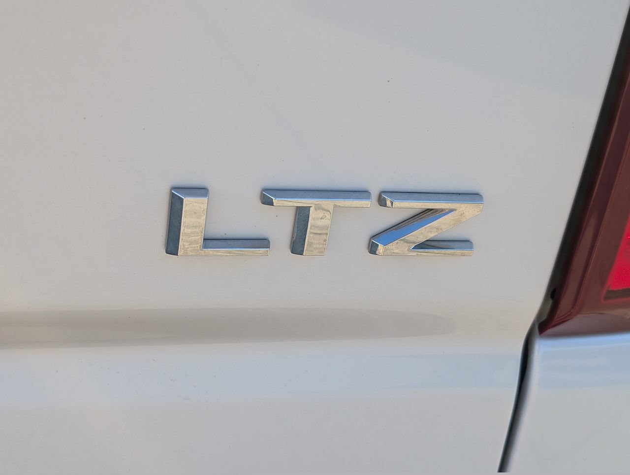 Used 2025 Chevrolet Silverado 1500 LTZ AWD/4WD image 7