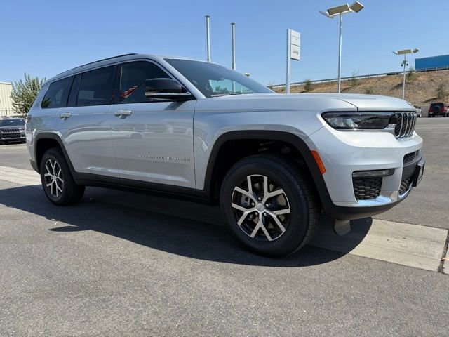 New 2025 Jeep Grand Cherokee L Limited w/ Trailer Tow Package image 8