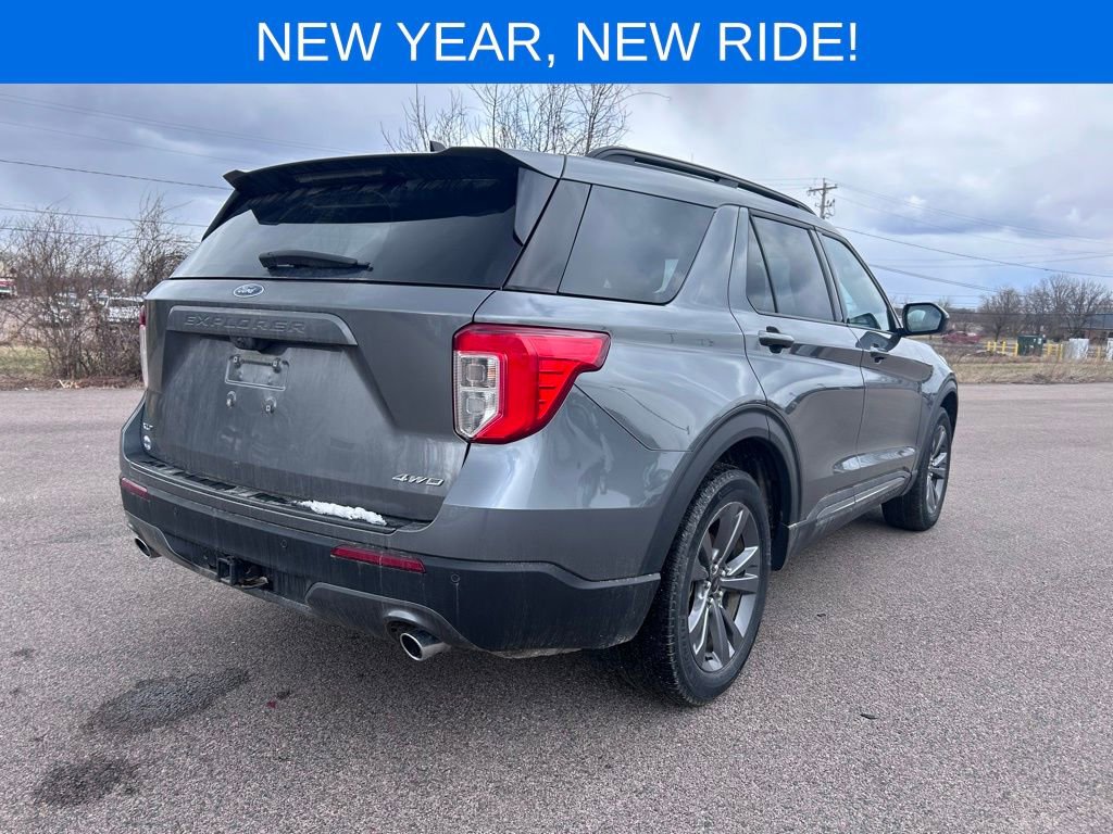 Used 2023 Ford Explorer XLT w/ Equipment Group 202A image 6