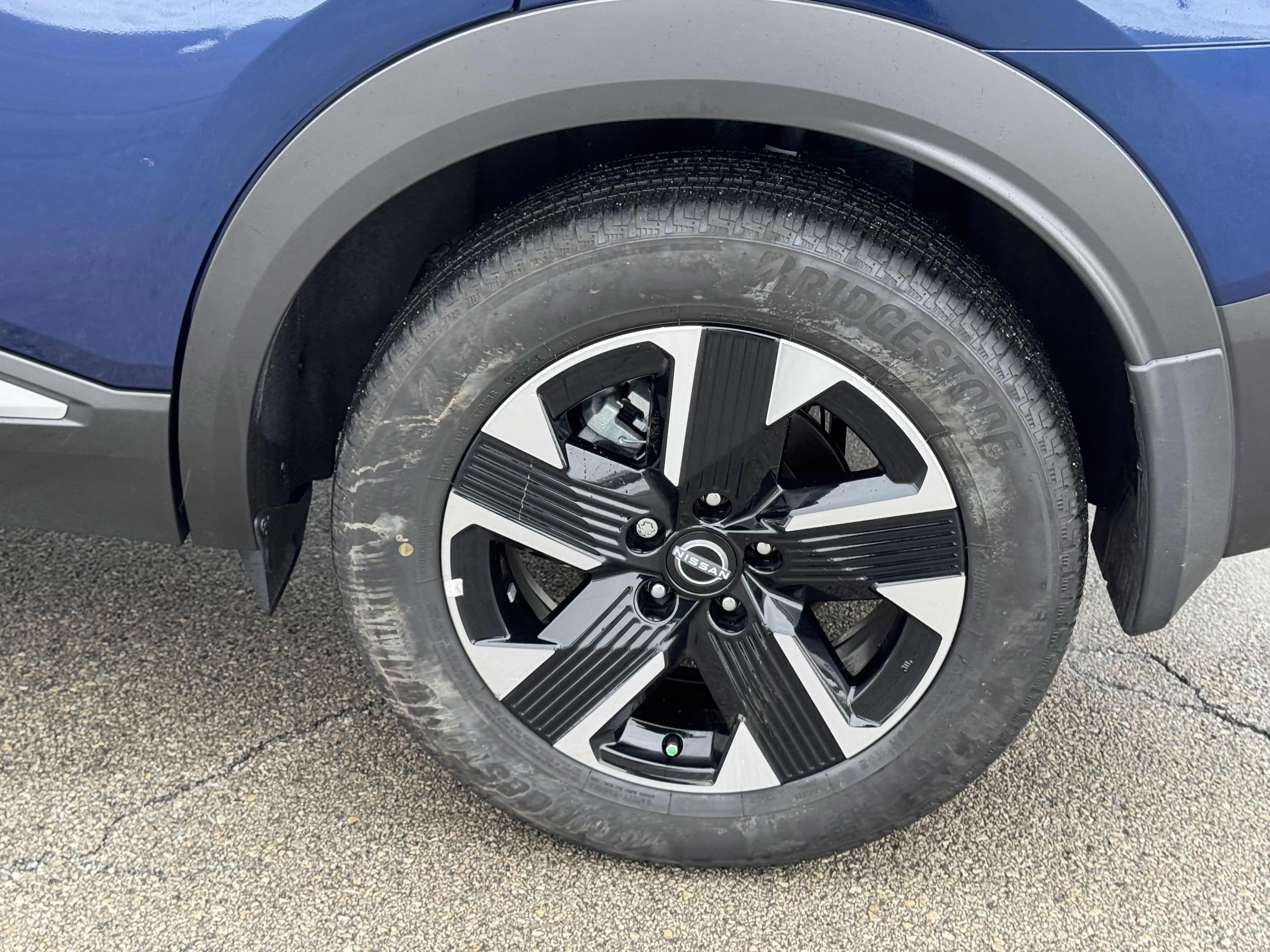 Used 2025 Nissan Kicks SV image 37