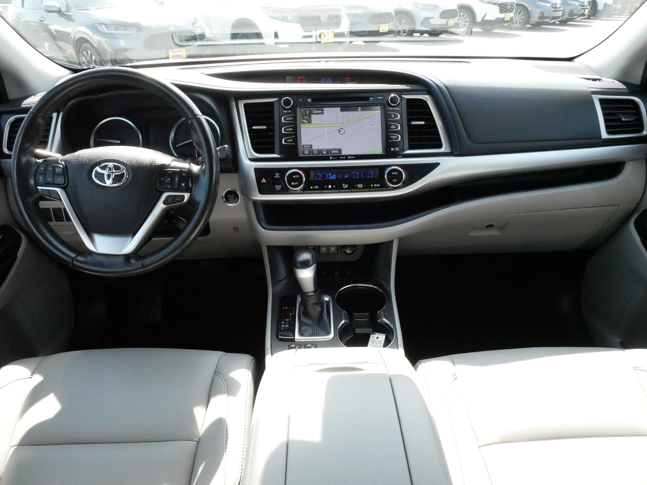 Used 2019 Toyota Highlander XLE AWD/4WD image 10