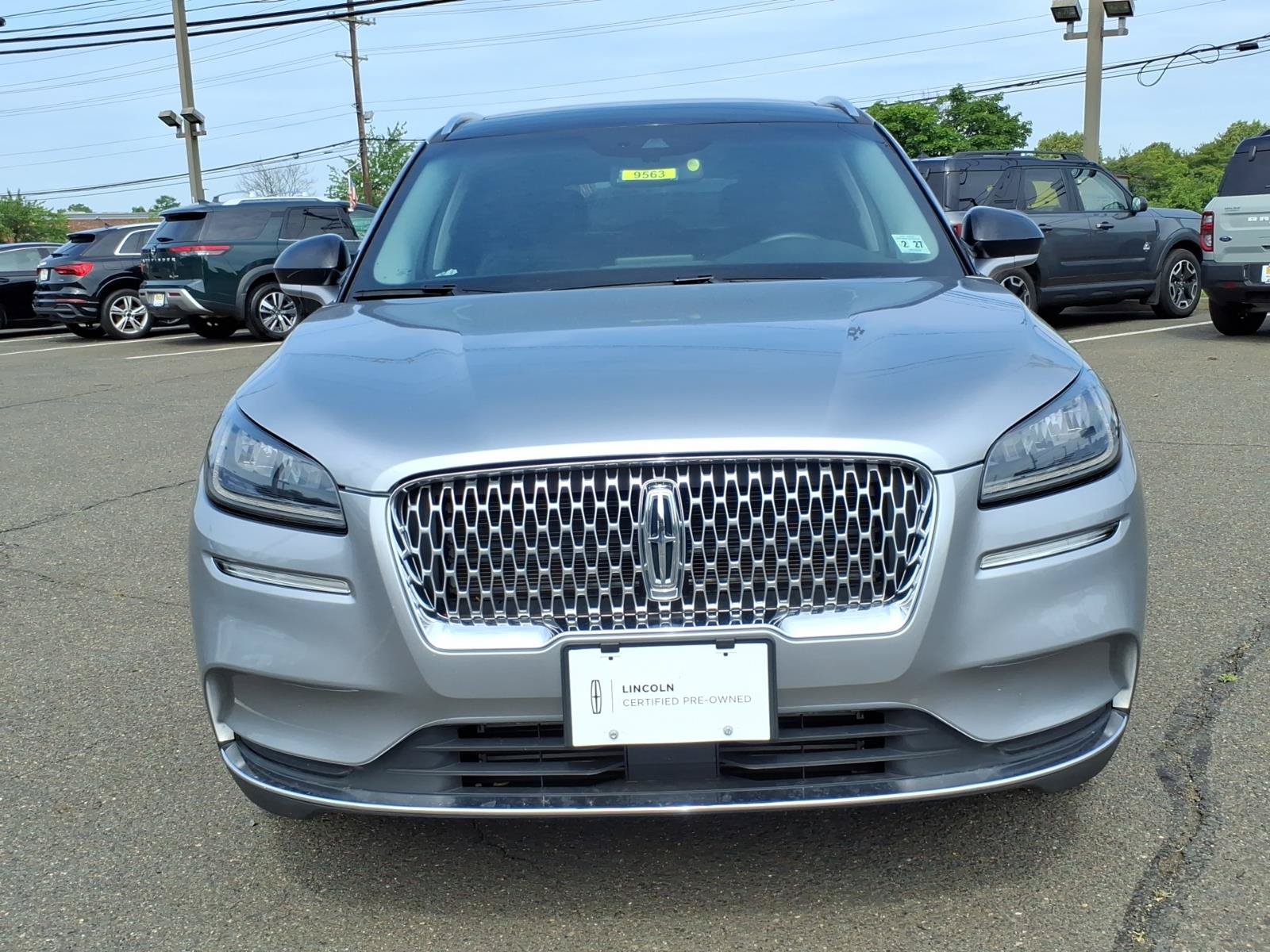 Used 2022 Lincoln Corsair AWD w/ Premium Package image 2