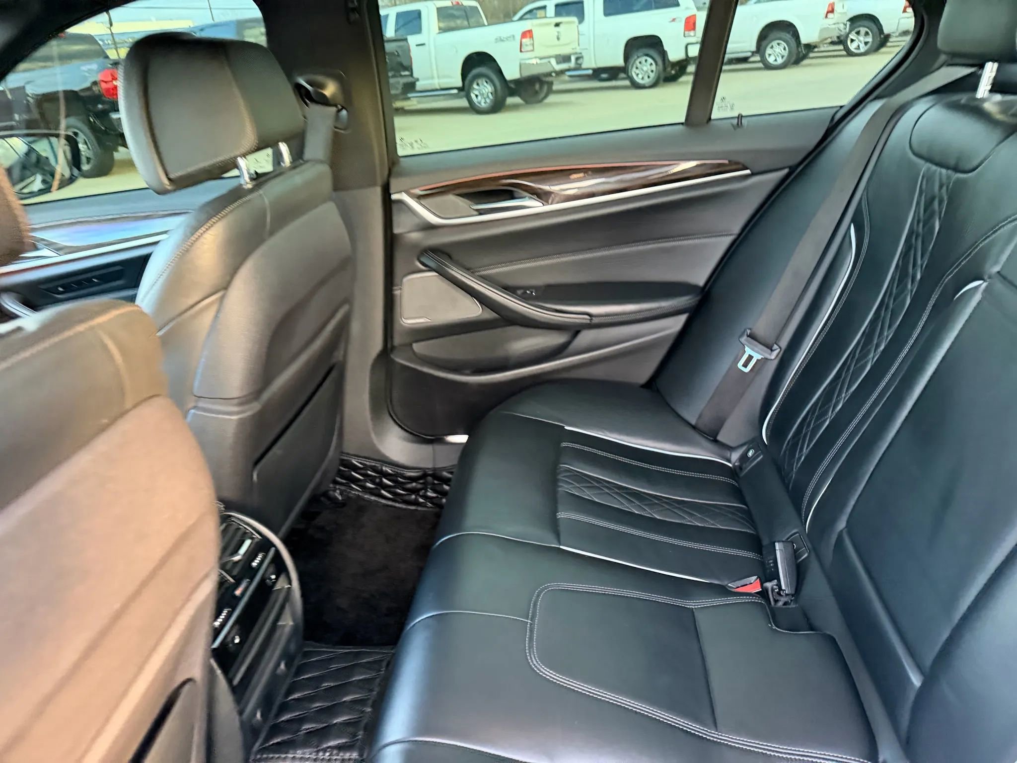 Used 2018 BMW M550i xDrive M550i xDrive Sedan 4D w/ Driving Assistance Package image 41