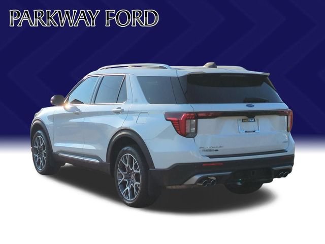 Certified 2025 Ford Explorer Platinum w/ Ultimate Package AWD/4WD image 3