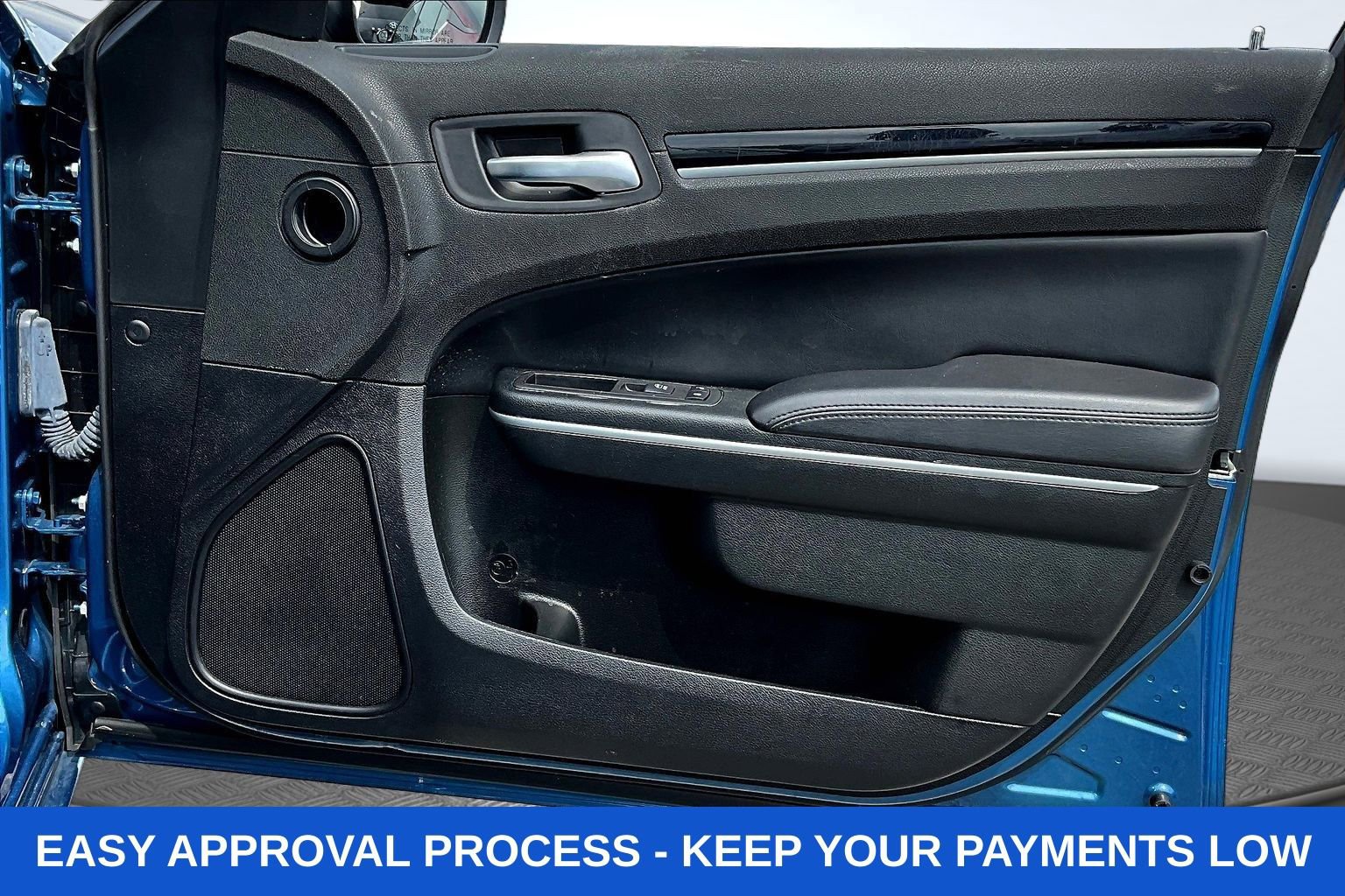 Used 2023 Chrysler 300 Touring w/ Sport Appearance Package RWD image 30