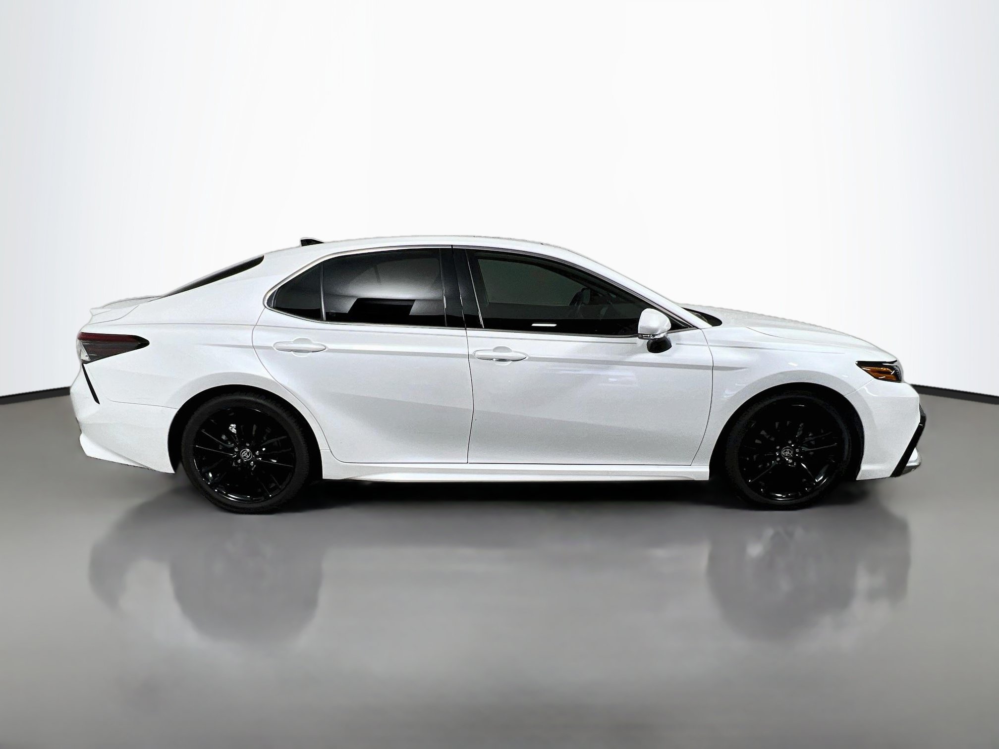 Used 2023 Toyota Camry XSE w/ Navigation Package AWD/4WD image 3