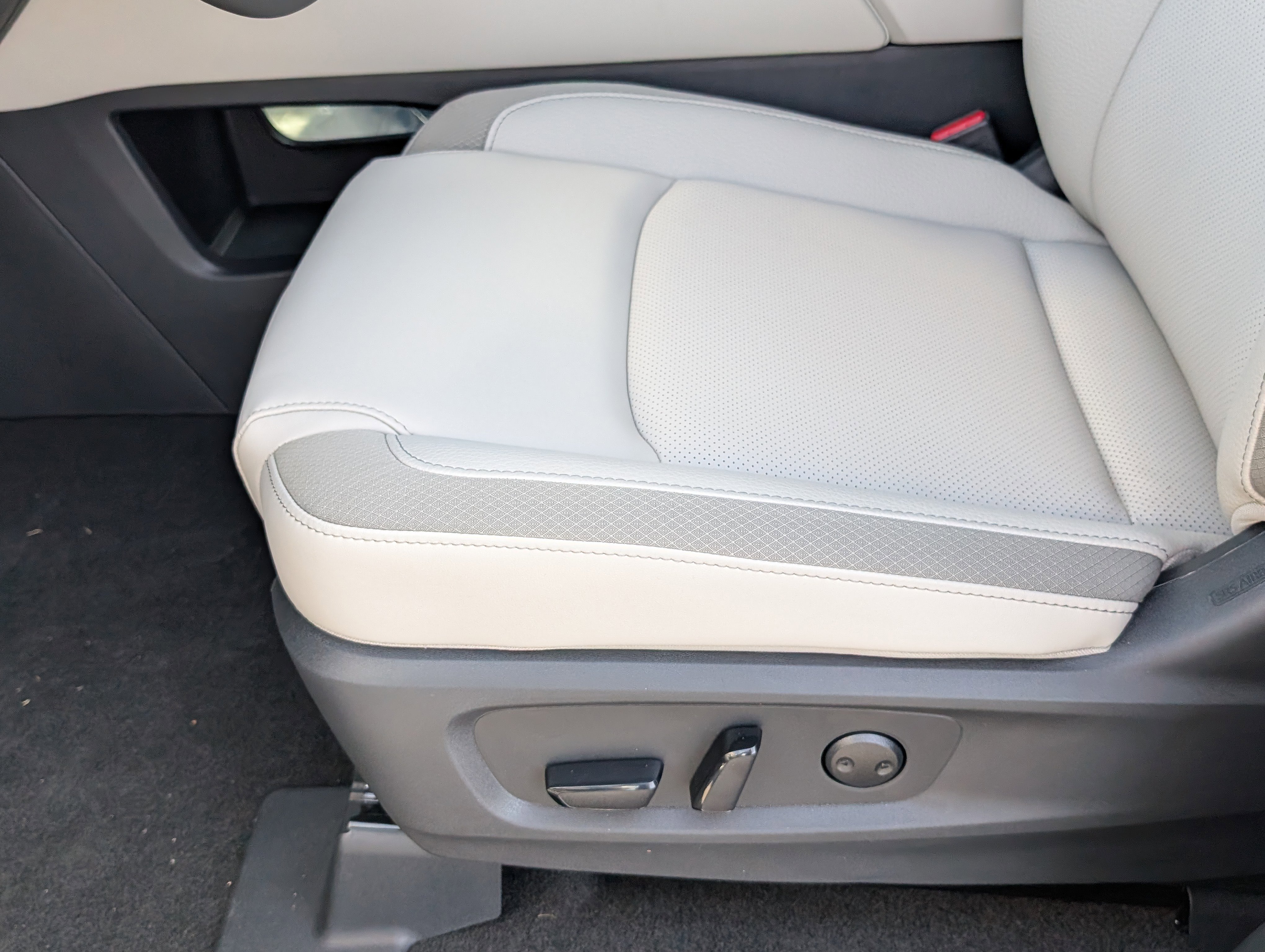 New 2026 Nissan Pathfinder SL FWD image 20