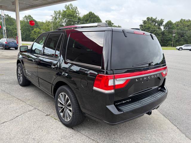 Used 2016 Lincoln Navigator Select AWD/4WD image 6
