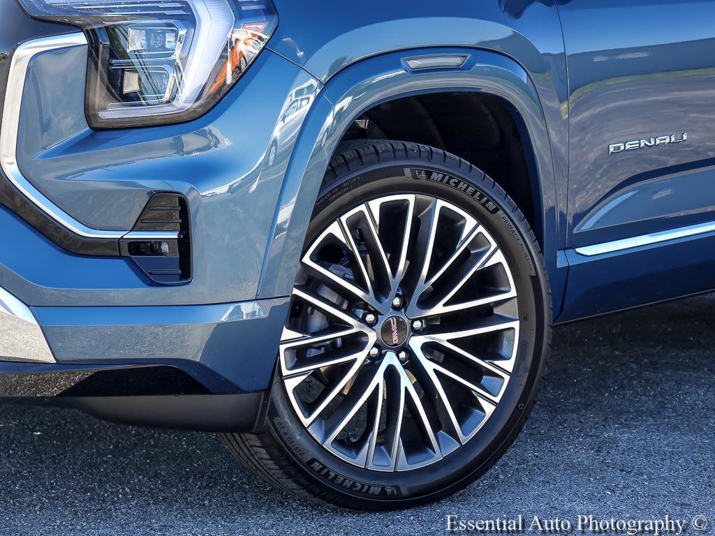 Used 2026 GMC Terrain Denali AWD/4WD image 5