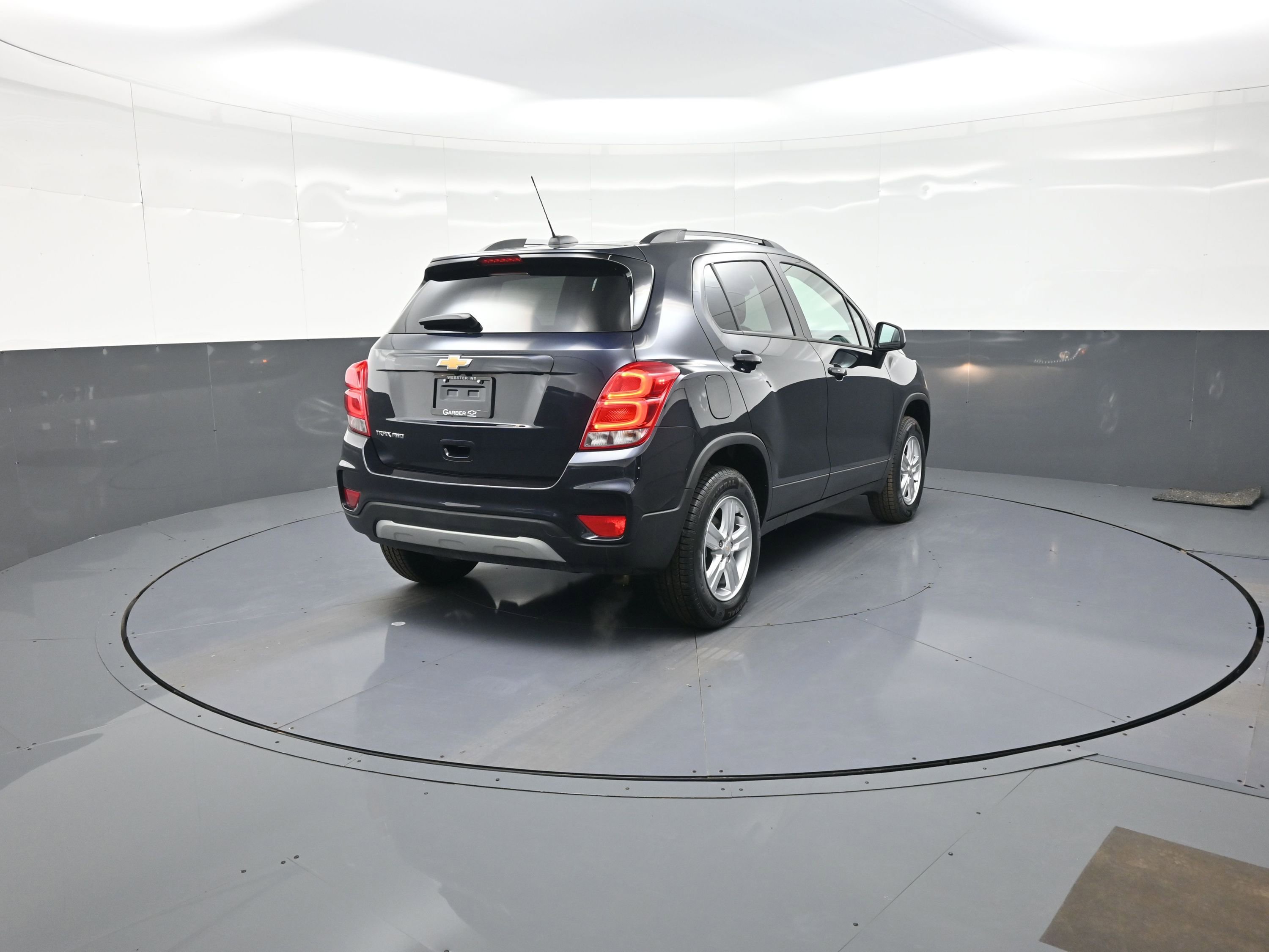 Used 2022 Chevrolet Trax LT w/ LT Convenience Package image 3