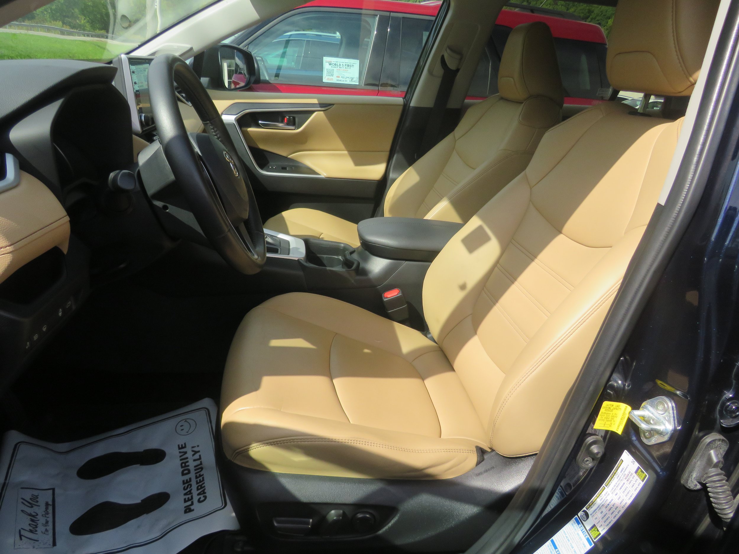 Used 2021 Toyota RAV4 XLE Premium AWD/4WD image 11