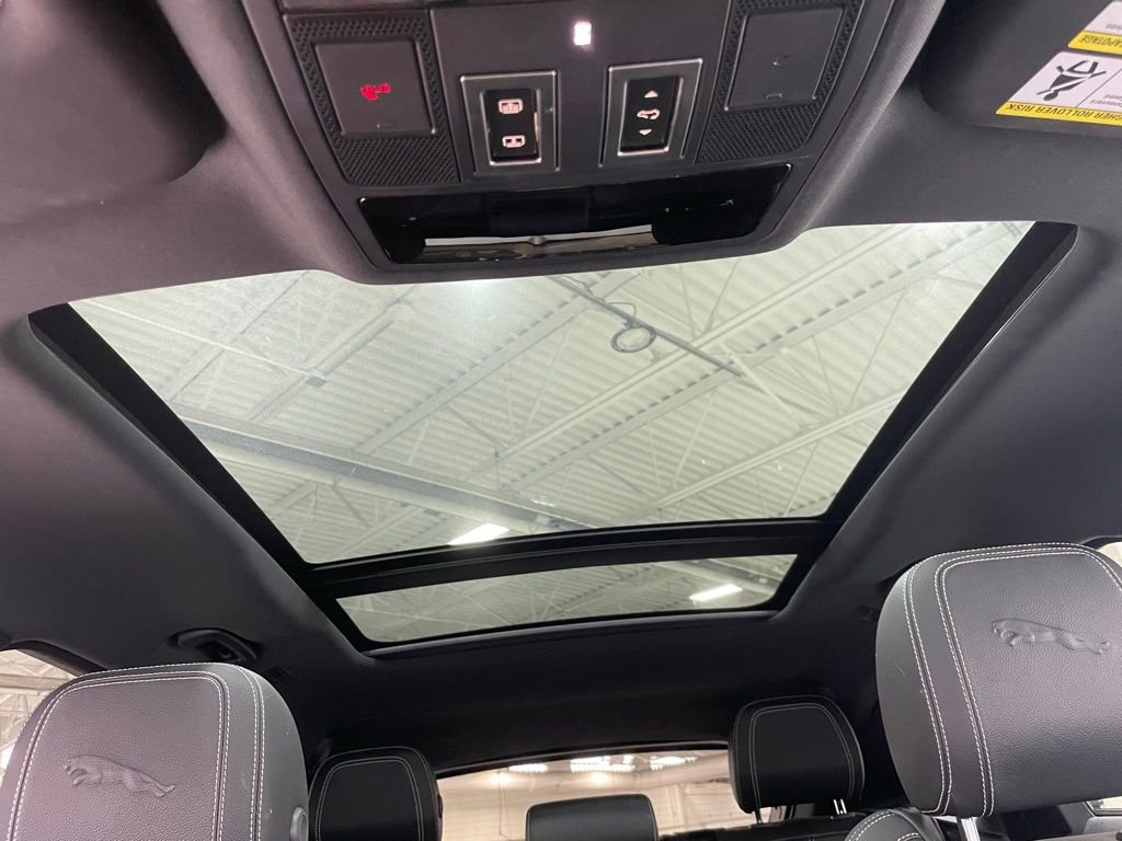 Used 2024 Jaguar F-PACE R-Dynamic S image 28