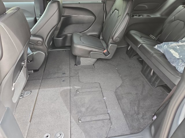 New 2026 Chrysler Voyager LX image 19