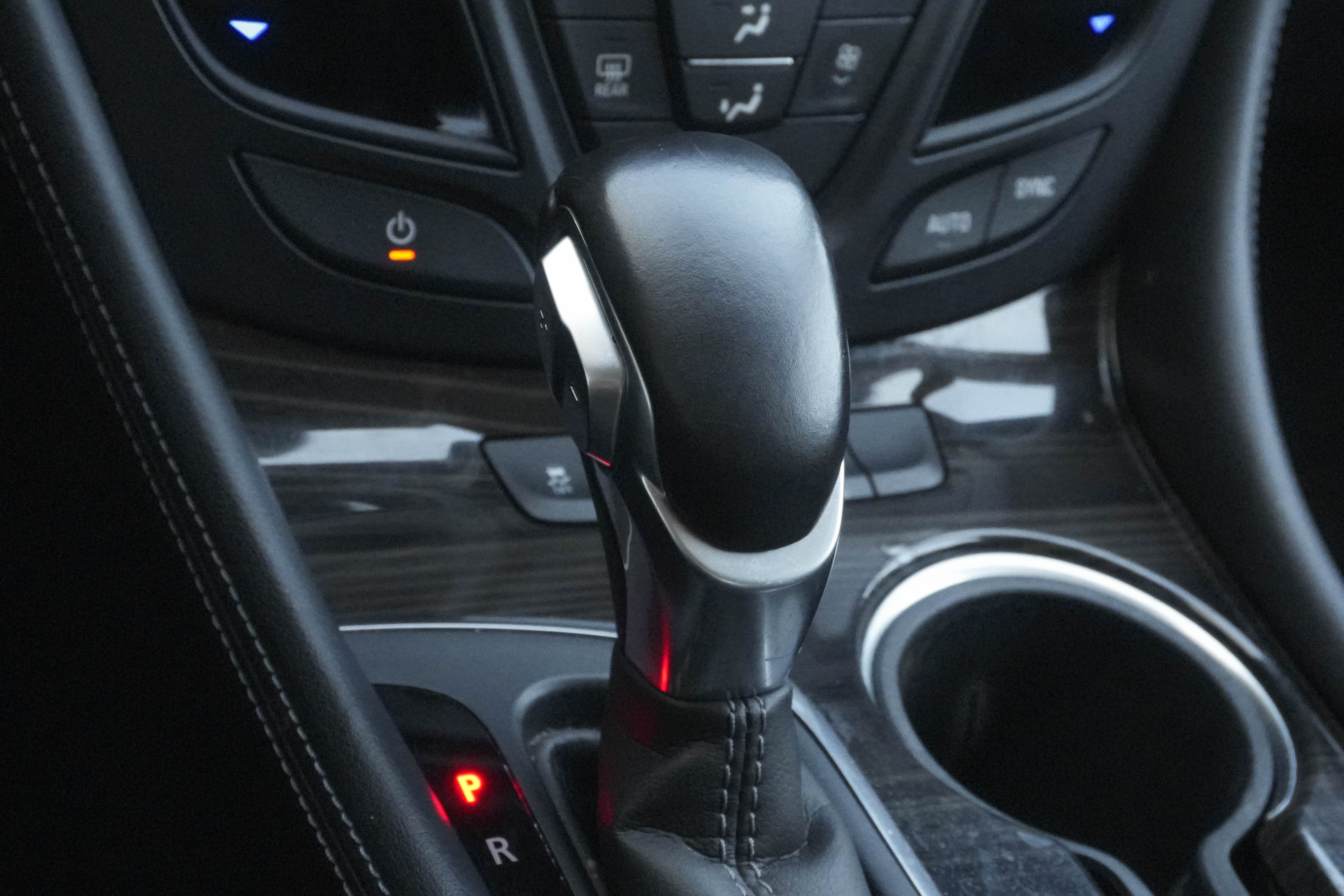 Used 2020 Buick Envision Essence w/ Experience Buick Package FWD image 28