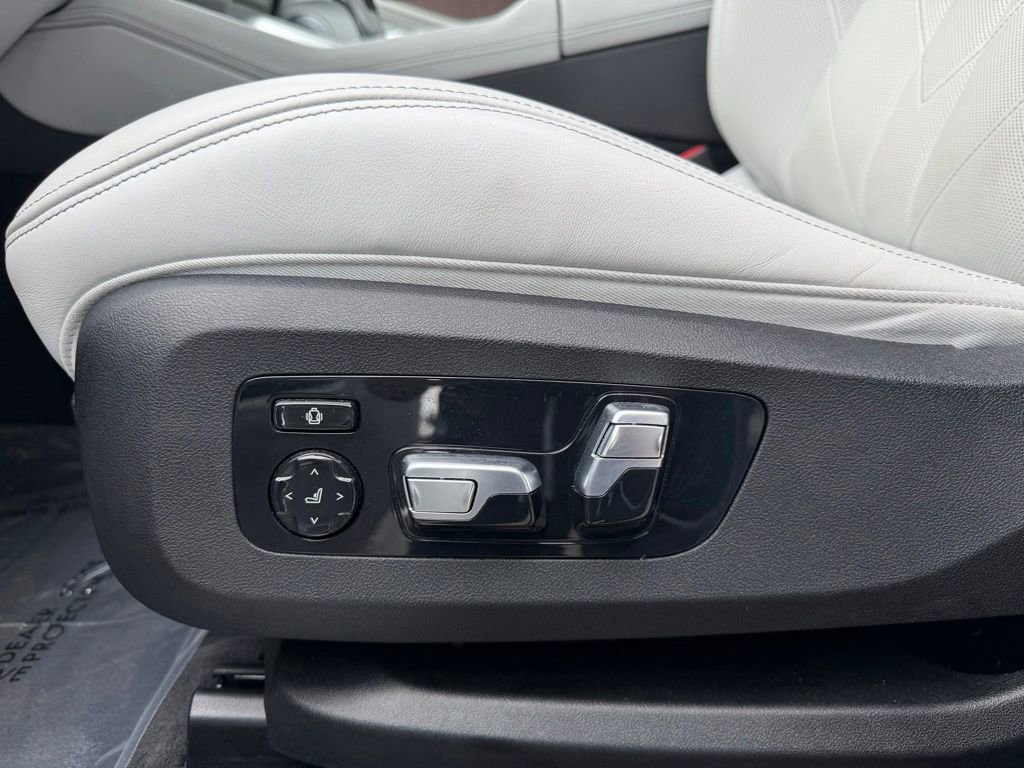 Used 2023 BMW XM AWD/4WD image 12