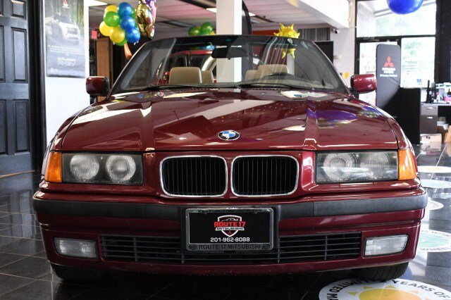 Used 1996 BMW 318i Convertible RWD image 2