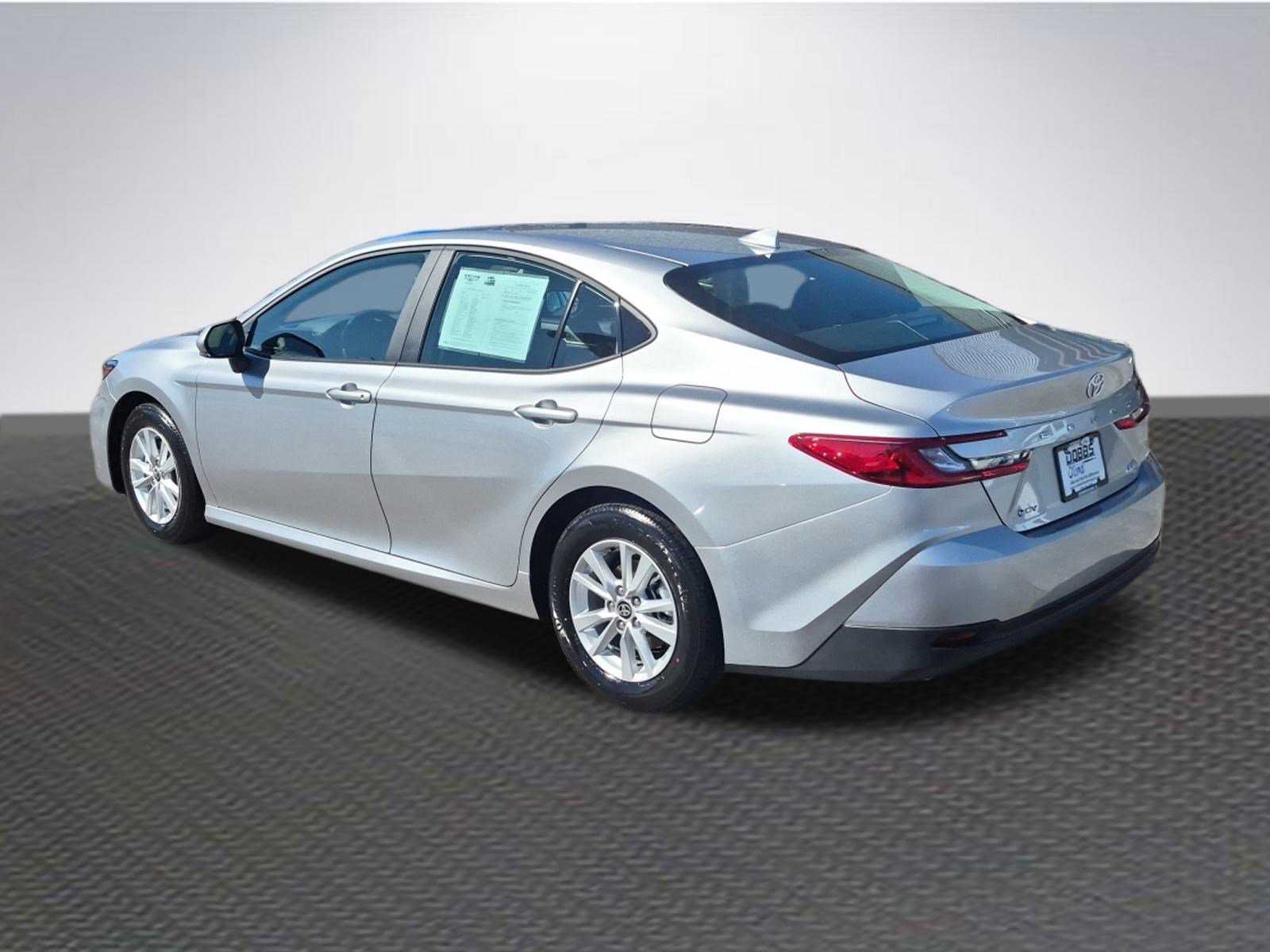 Used 2026 Toyota Camry LE image 5