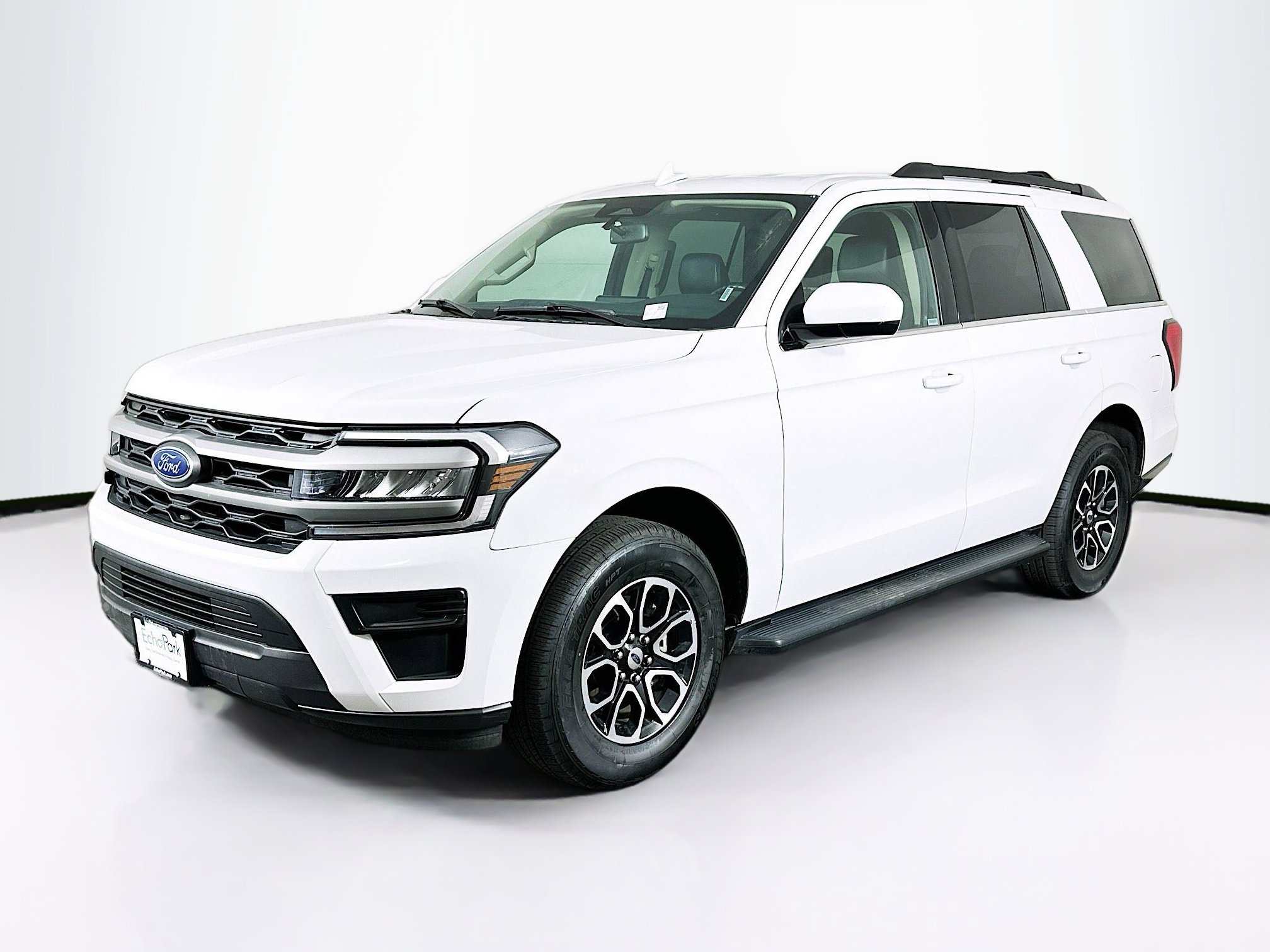 Used 2024 Ford Expedition XLT image 3