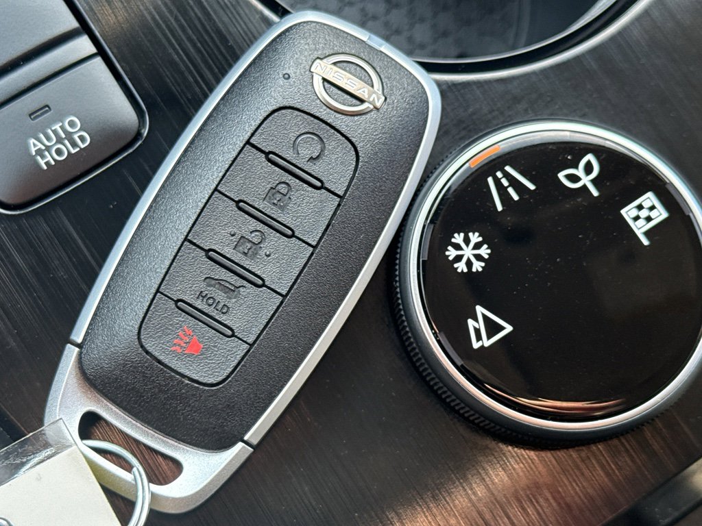 Used 2025 Nissan Rogue SV image 35