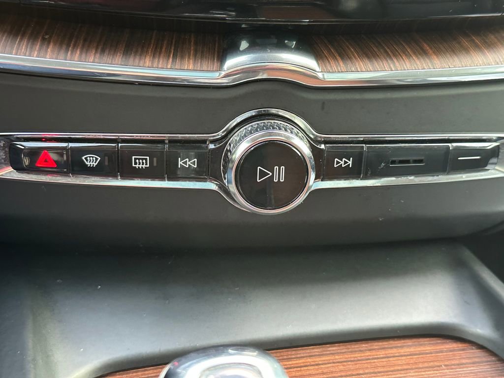 Used 2019 Volvo XC60 T8 Inscription w/ Advanced Package AWD/4WD image 27