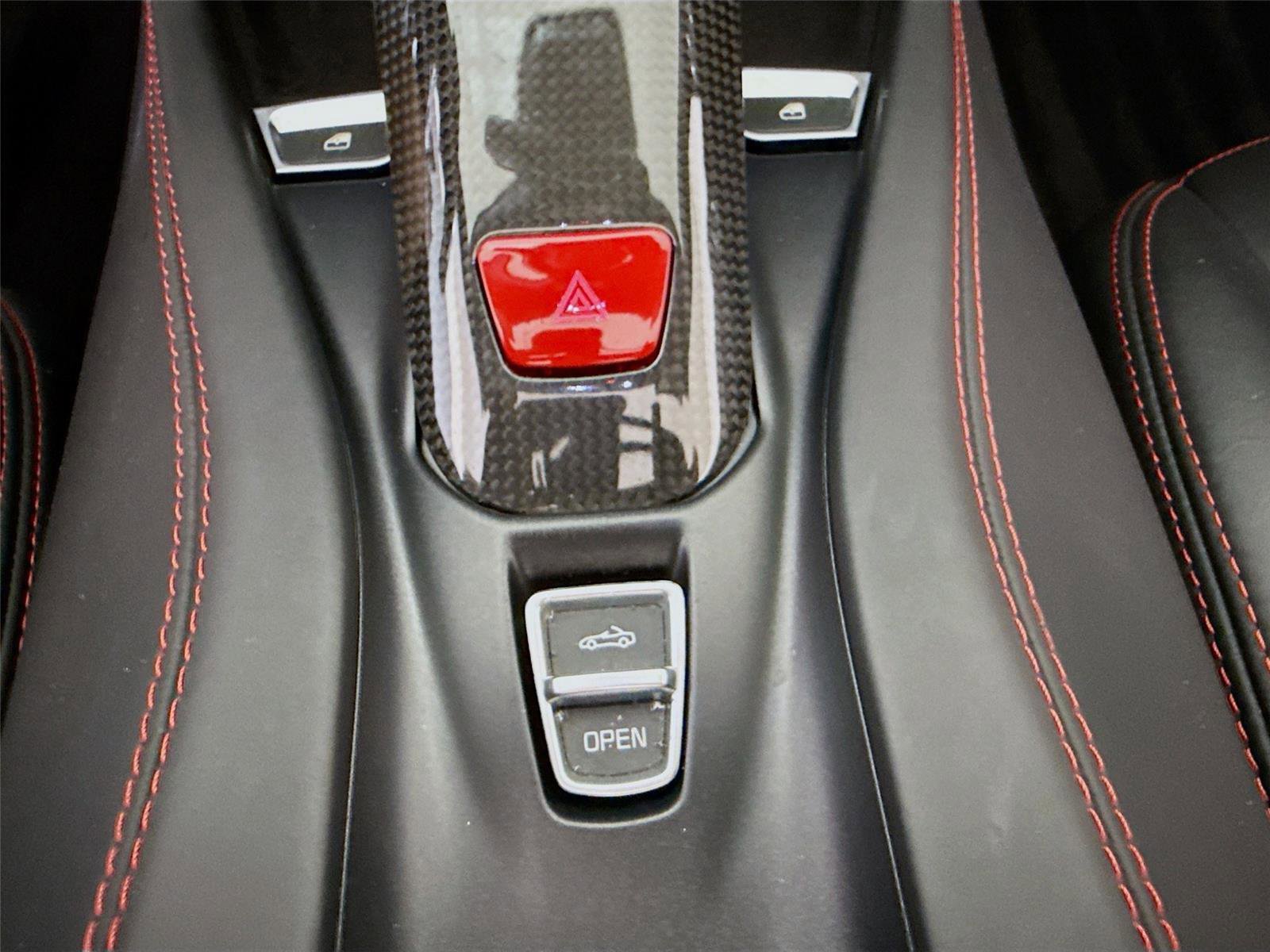 Used 2018 Ferrari California T image 20