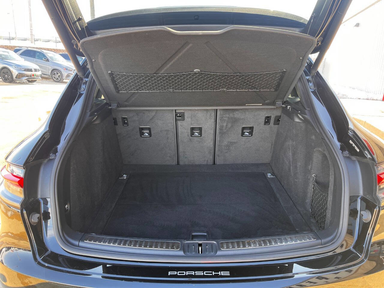 Used 2020 Porsche Macan image 20