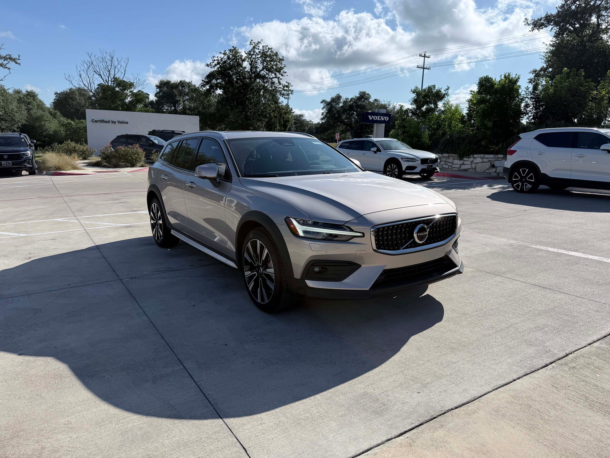 New 2026 Volvo V60 B5 Cross Country Ultra w/ Protection Package Premier AWD/4WD image 7