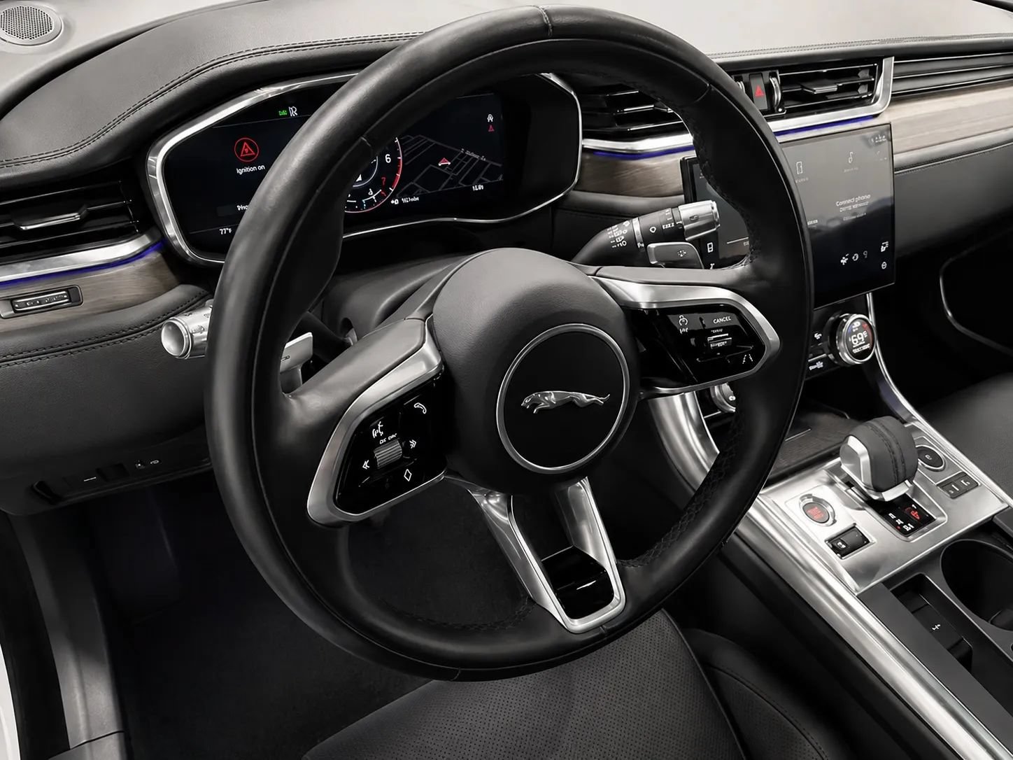 Used 2021 Jaguar XF SE RWD image 9