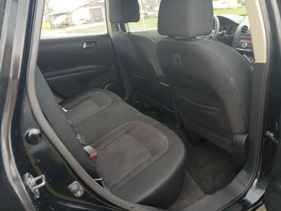 Used 2011 Nissan Rogue S image 19