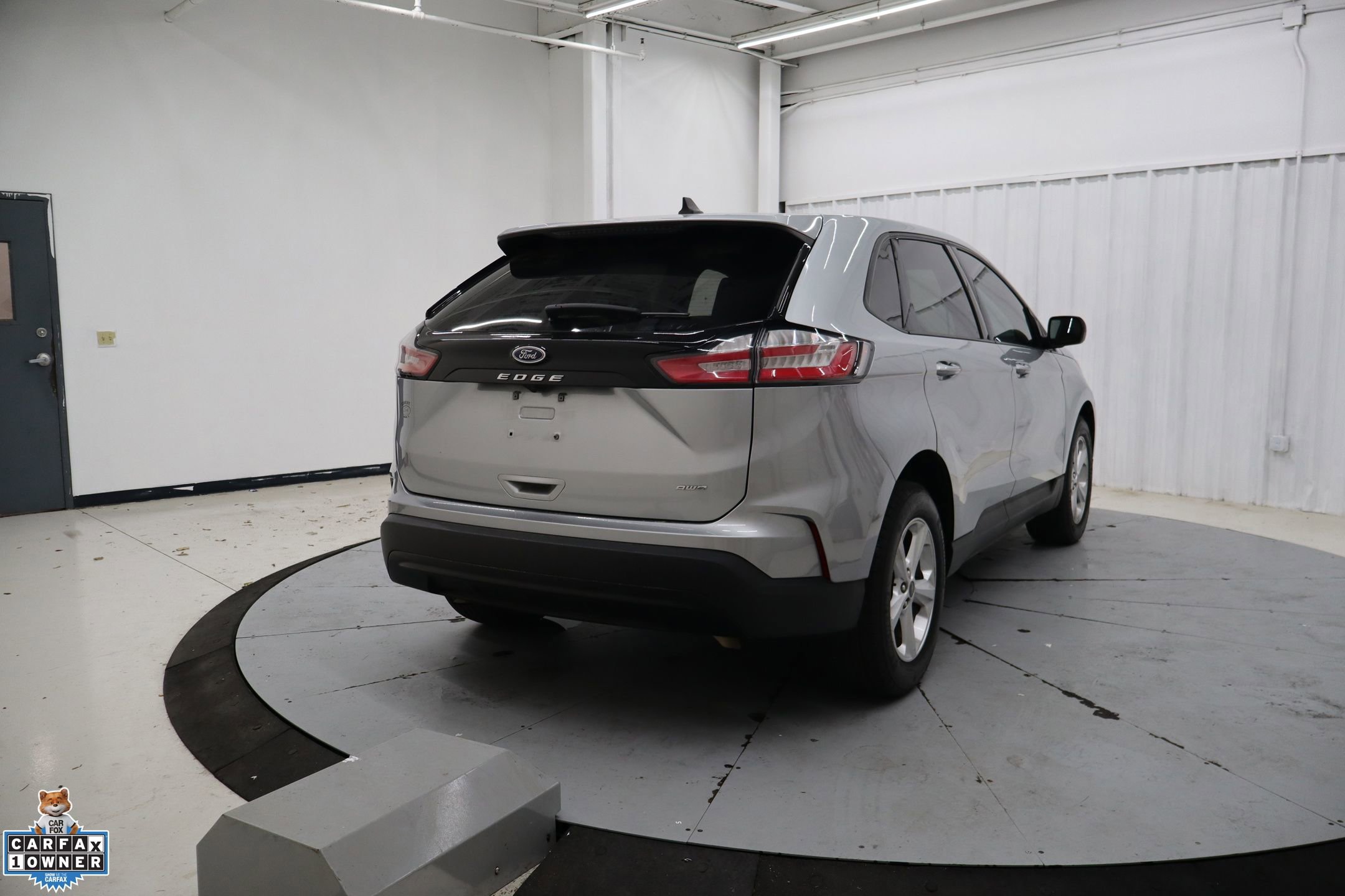 Used 2024 Ford Edge SE image 4