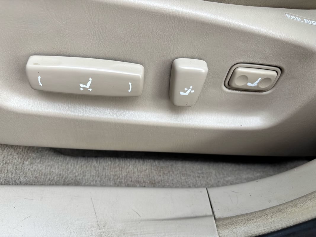 Used 2000 Lexus RX 300 FWD image 14