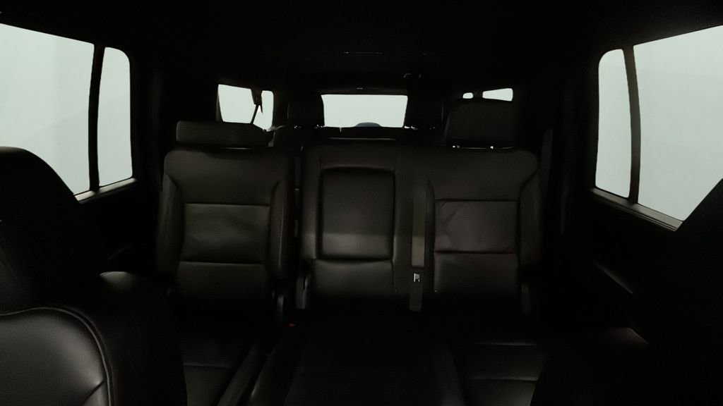 Used 2024 Chevrolet Suburban LT image 27