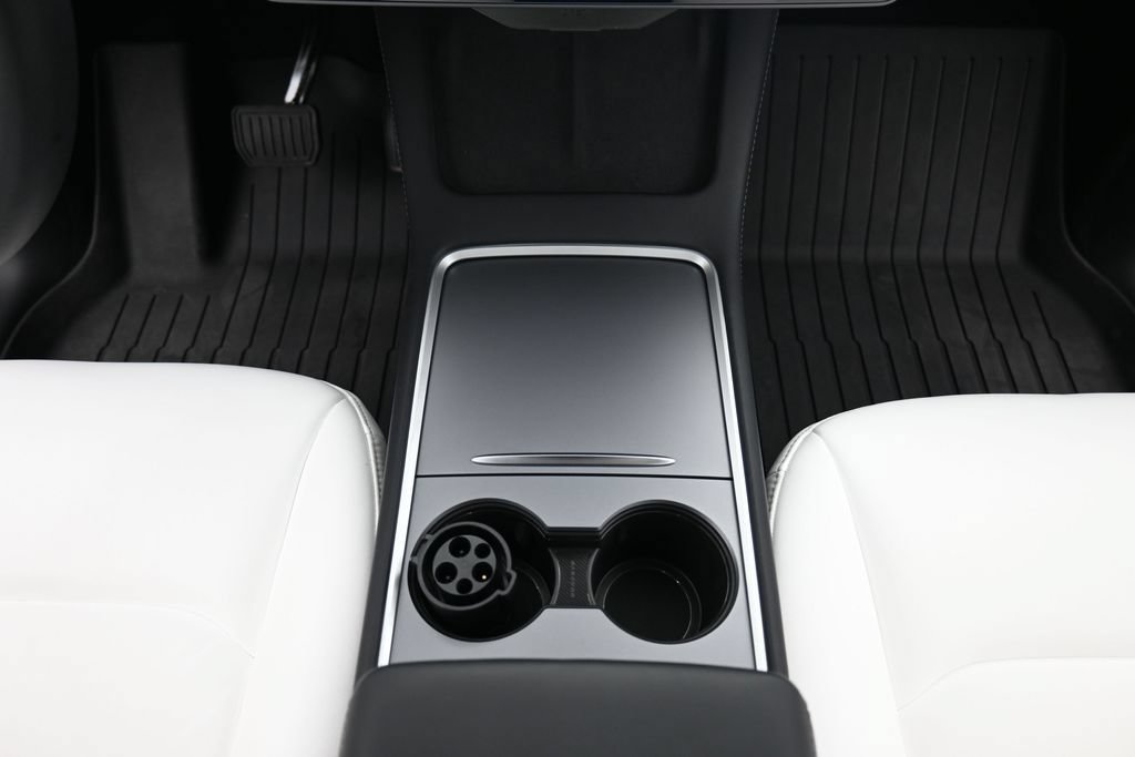 Used 2025 Tesla Model Y Long Range RWD image 12