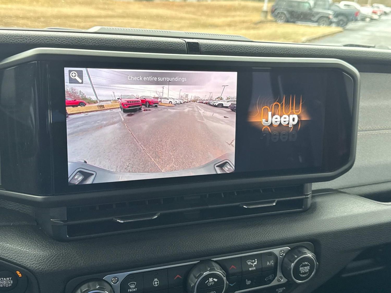 Used 2025 Jeep Gladiator Sport image 29