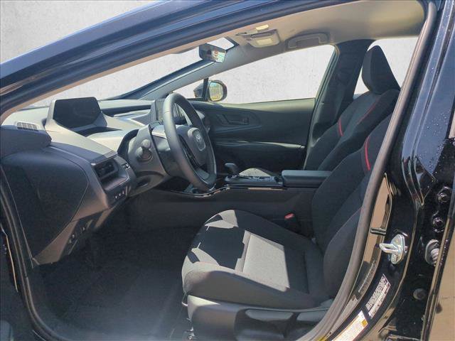 New 2027 Toyota Prius Plug-In Hybrid FWD image 4