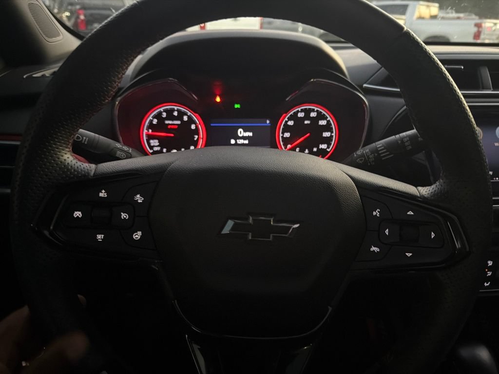 Used 2022 Chevrolet TrailBlazer RS w/ Sun and Liftgate Package AWD/4WD image 8