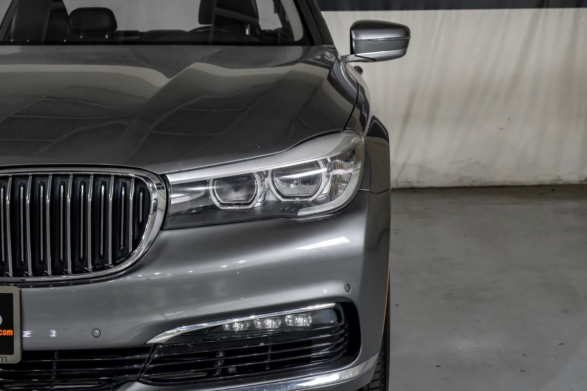 Used 2017 BMW 740i xDrive image 41